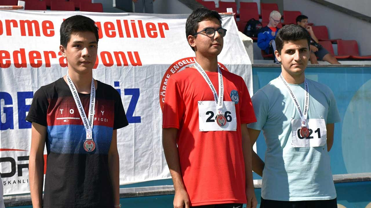 Yenimahalle Belediyesi Görme Engelliler Spor Kulübü 15 madalya kazandı