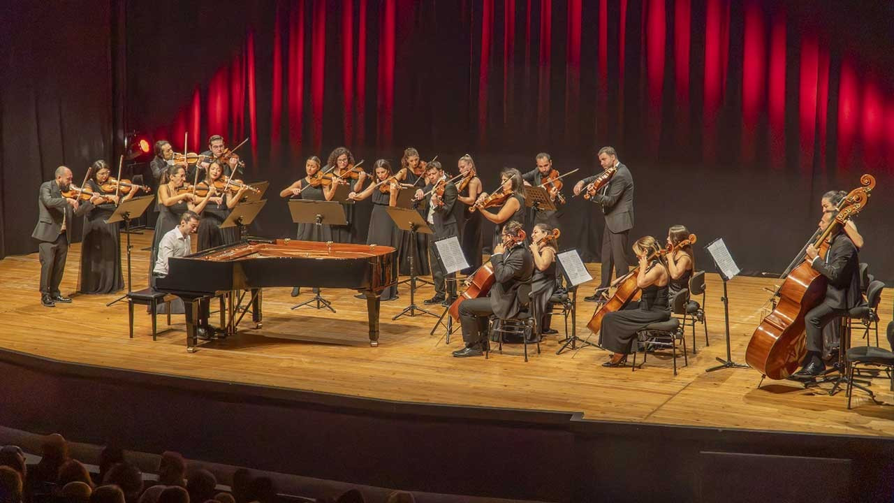 Karşıyaka Oda Orkestrası, yeni sezonun açılışını yaptı