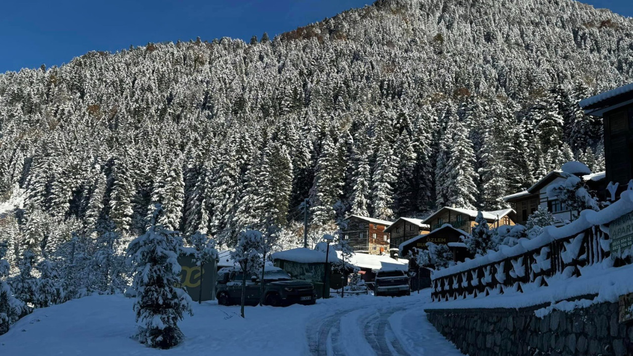 Ayder Yaylası'nda kar kalınlığı artıyor