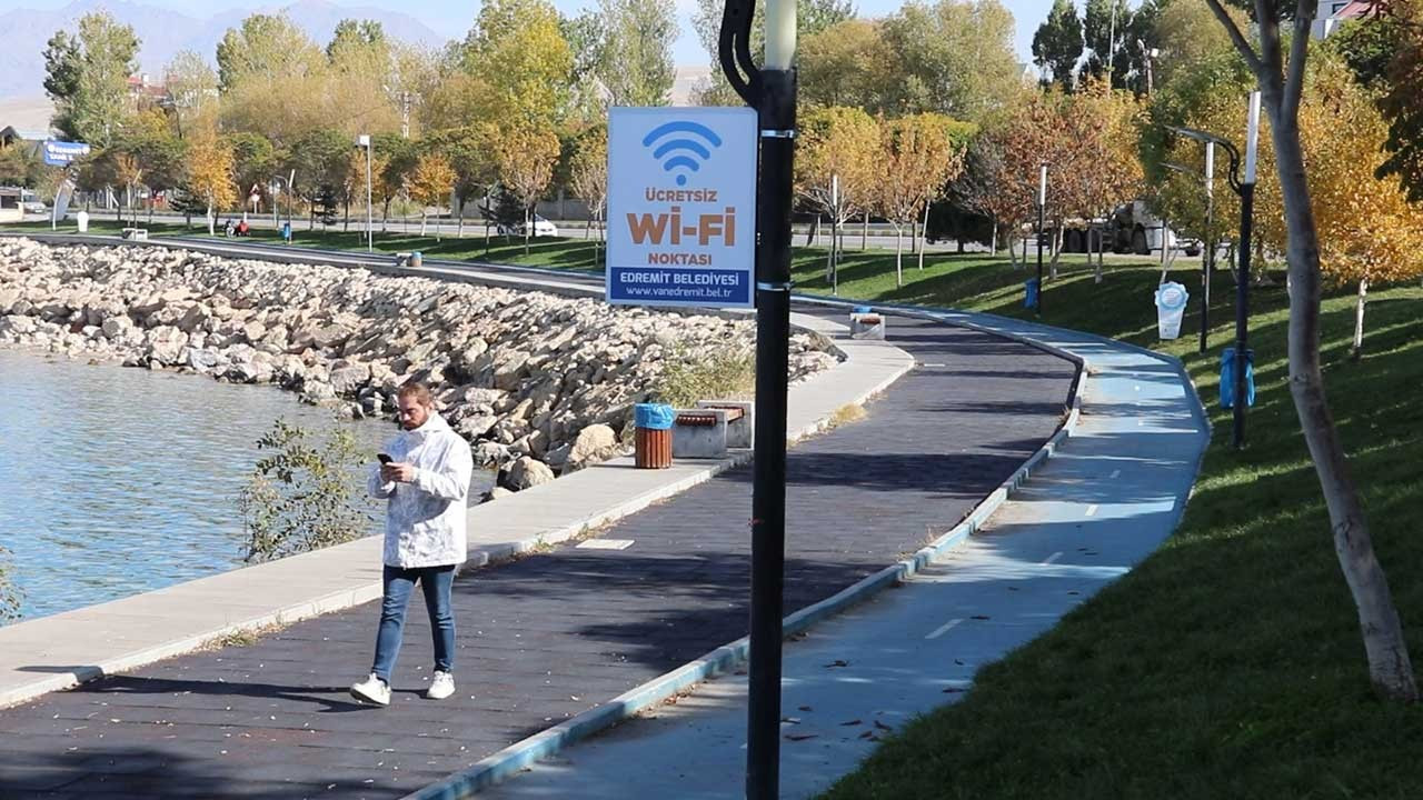 Edremit Belediyesi’nden ücretsiz Wi-Fi hizmeti