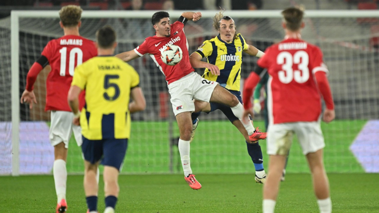 Fenerbahçe, AZ Alkmaar deplasmanında 2 farkla mağlup oldu