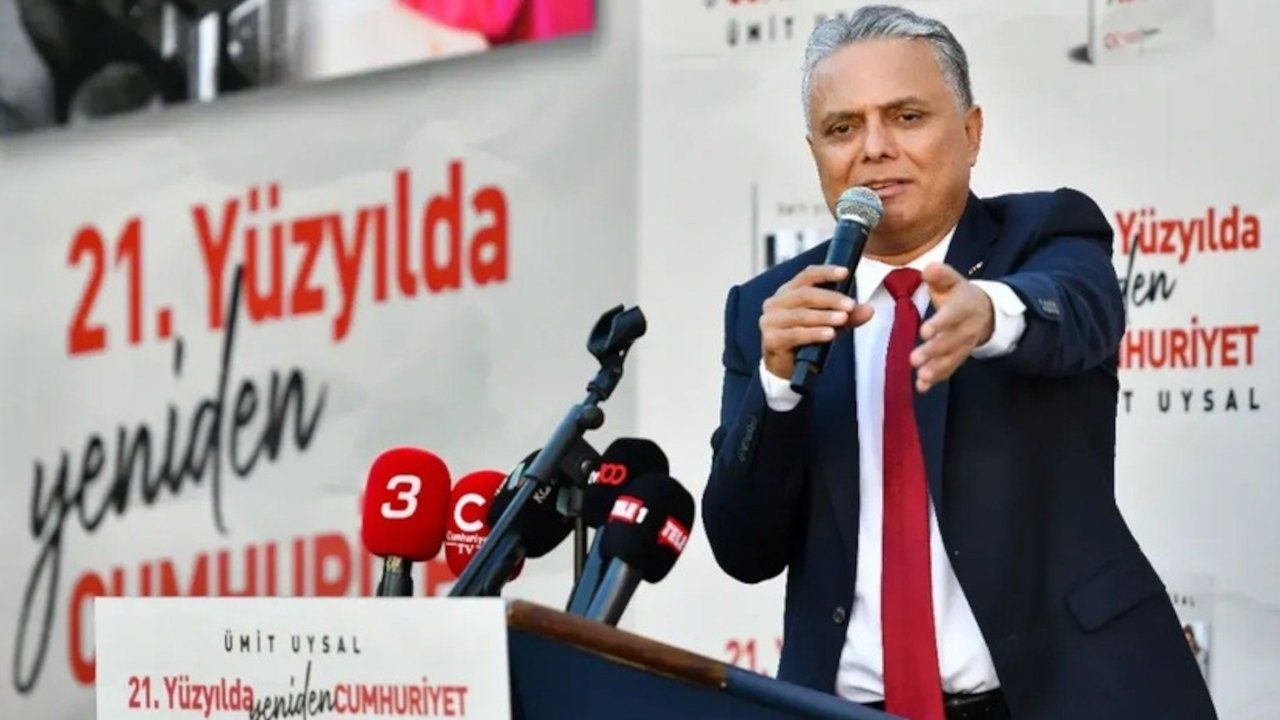 Ümit Uysal, yeni kitabını gazetecilerle konuştu