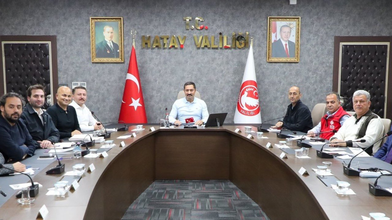 Hatay Valisi'nden İmamoğlu'na: Deprem turisti bir zat...