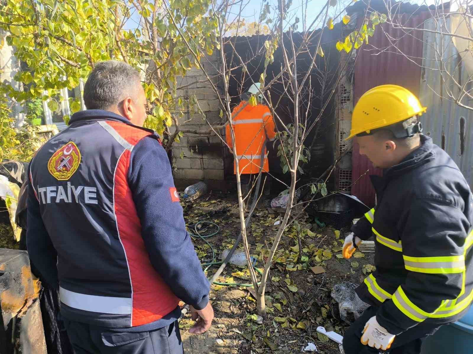 Iğdır'daki yangın itfaiye tarafından söndürüldü