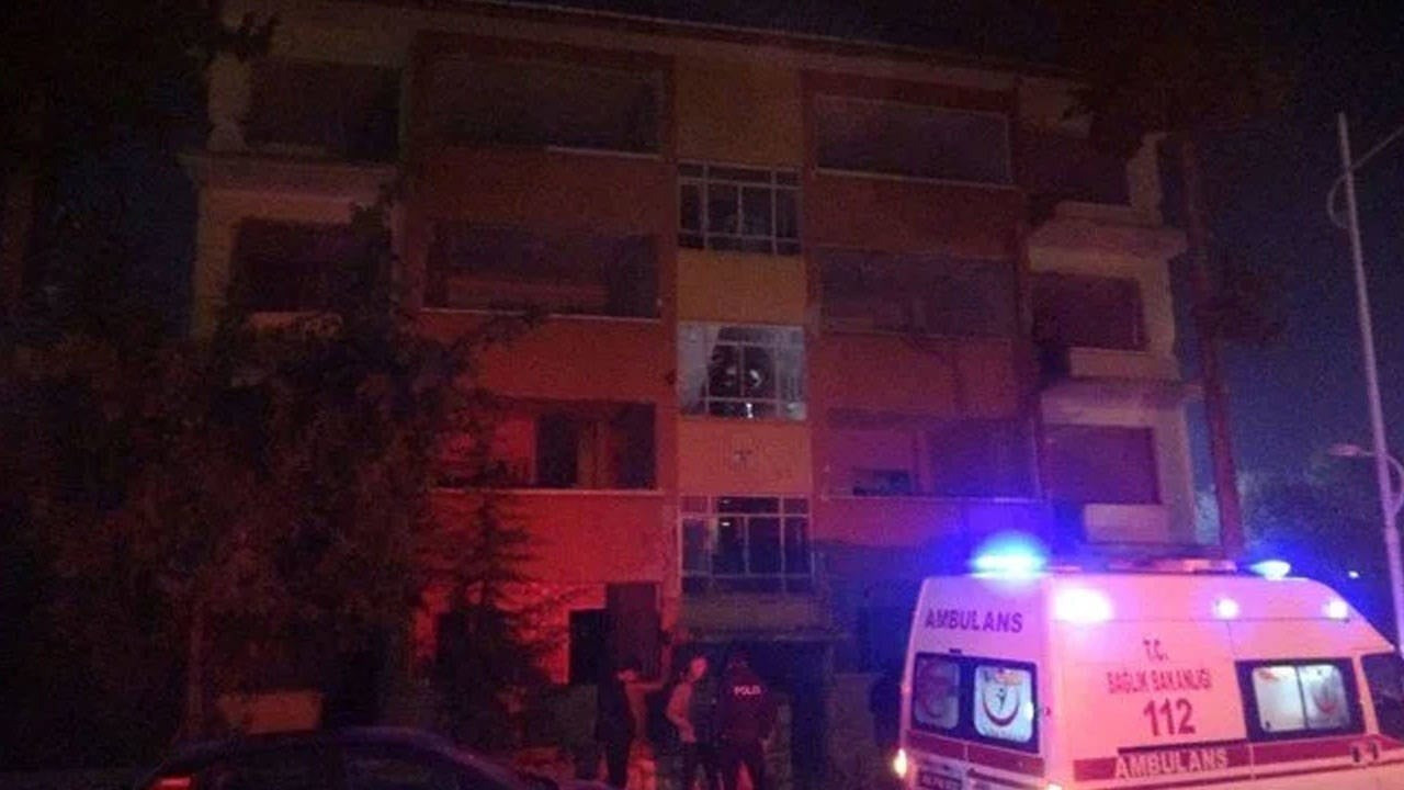 Malatya'da hasarlı binada erkek cesedi bulundu