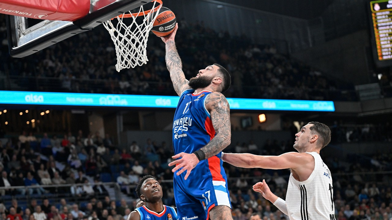 Anadolu Efes, Real Madrid deplasmanından galibiyetle dönüyor