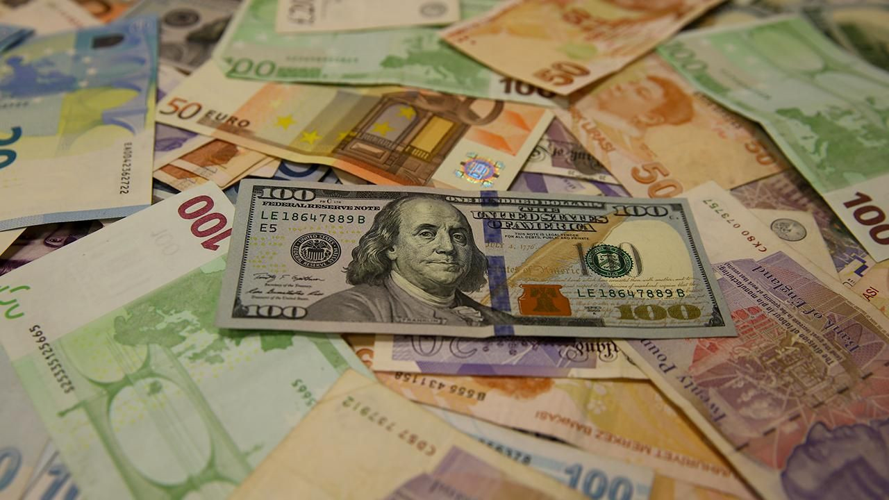 Hafta dövizde nasıl kapanıyor: Dolar ve euro cumaya hareketli başladı - Sayfa 1