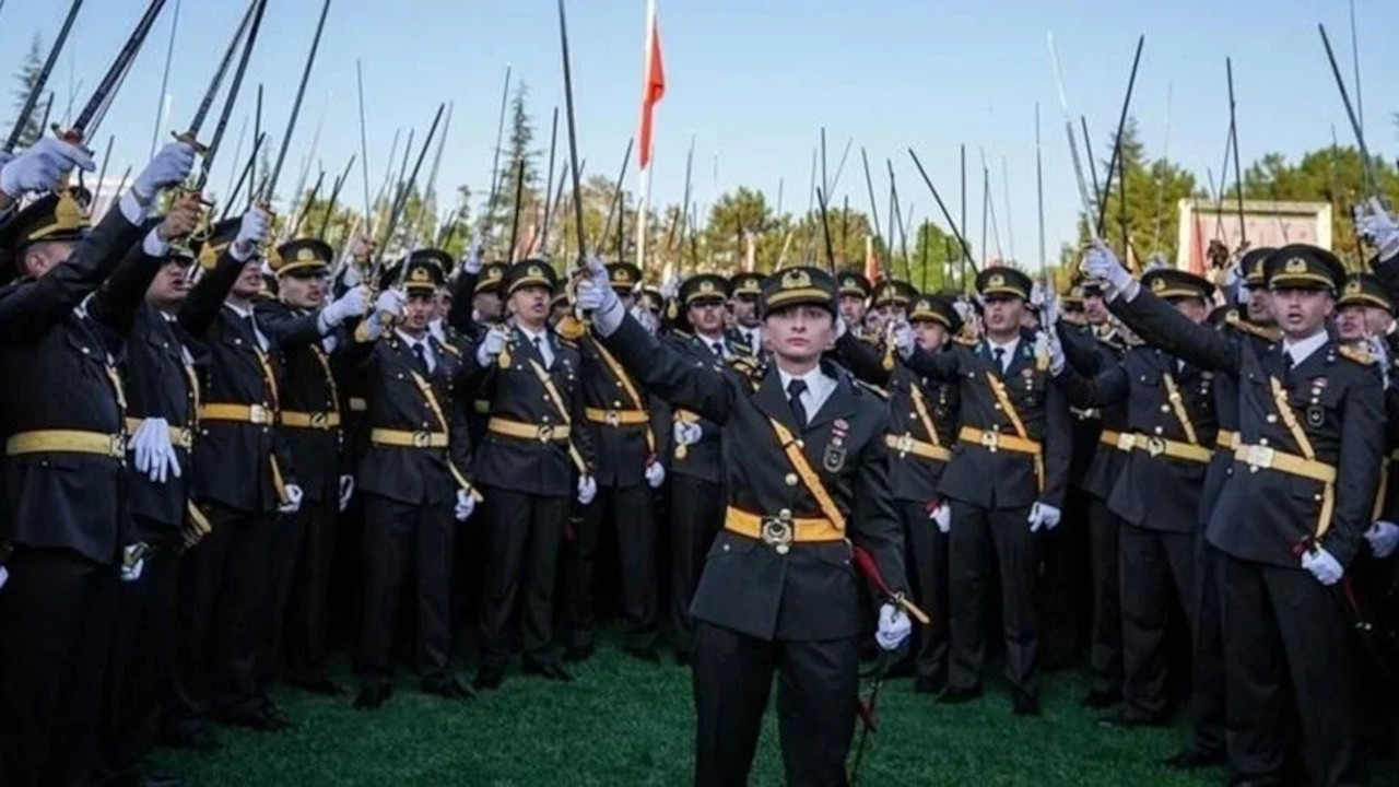 ÇYDD: Atatürk’ün askeri olmak TSK’dan ihraç nedeni olamaz