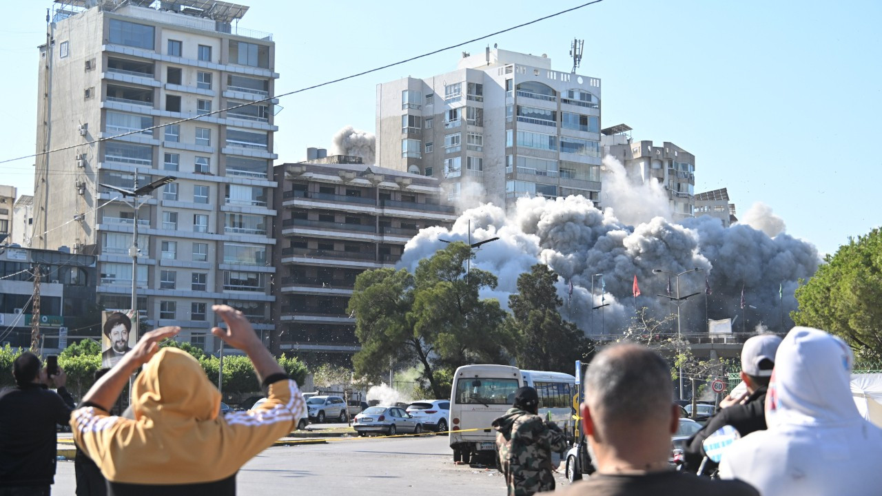 İsrail, Beyrut'a gün boyunca şiddetli hava saldırıları düzenledi