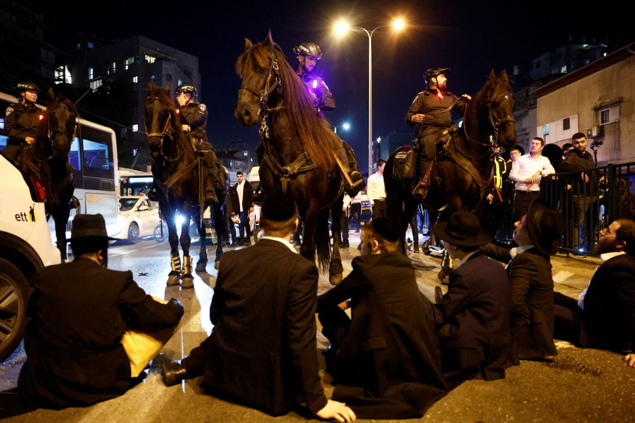 İsrail'de Harediler zorunlu askerliğe karşı sokakta: 'Bizi rahat bırakın' - Sayfa 2