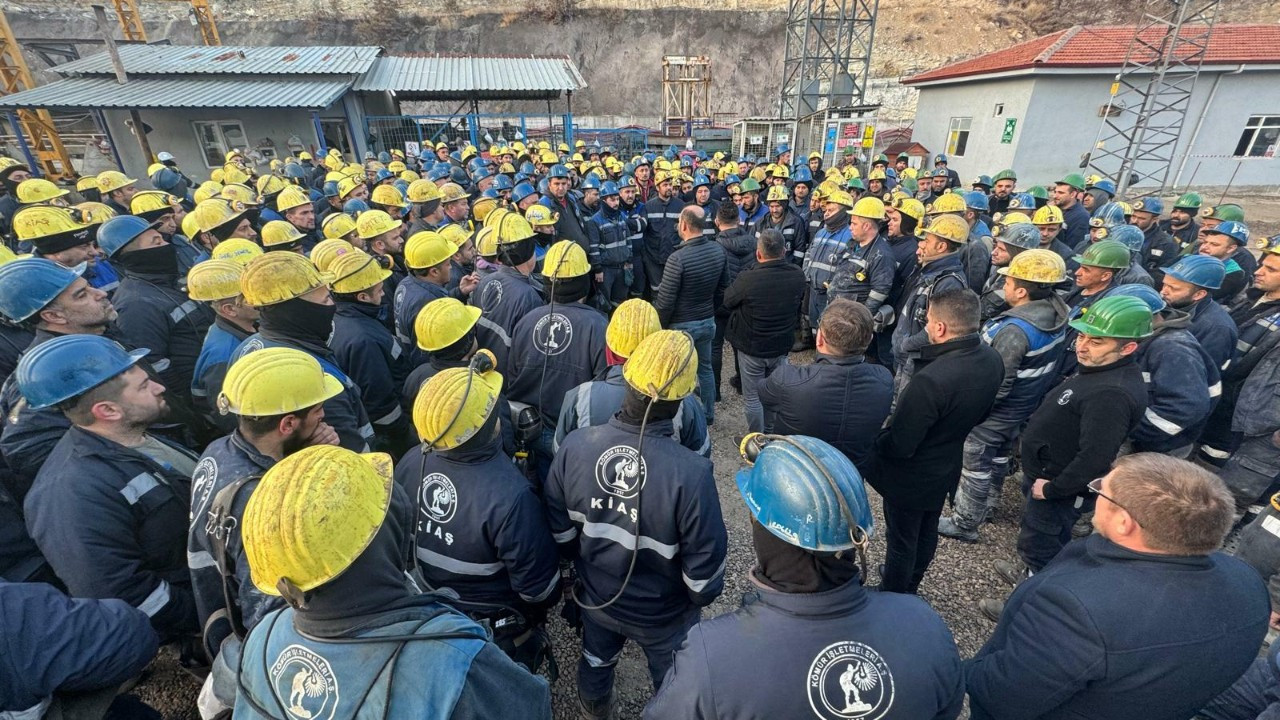 Yüzlerce madenci kendini madene kapattı: 3 gün sonra açlık grevine başlayacaklar