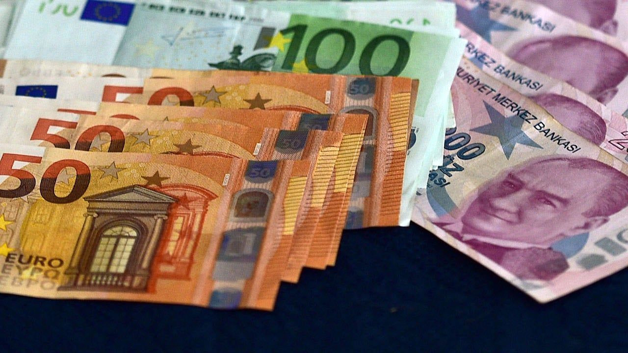 Dolar ve euroda tabela değişti: Döviz hafta ortasına nasıl başladı? - Sayfa 1