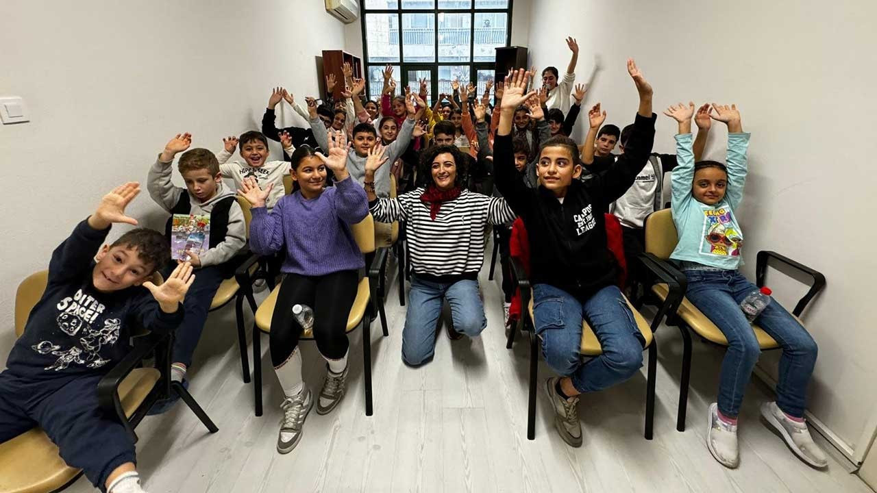 İzmir Büyükşehir Belediyesi'nden çocuklara 'Masal Atölyesi'