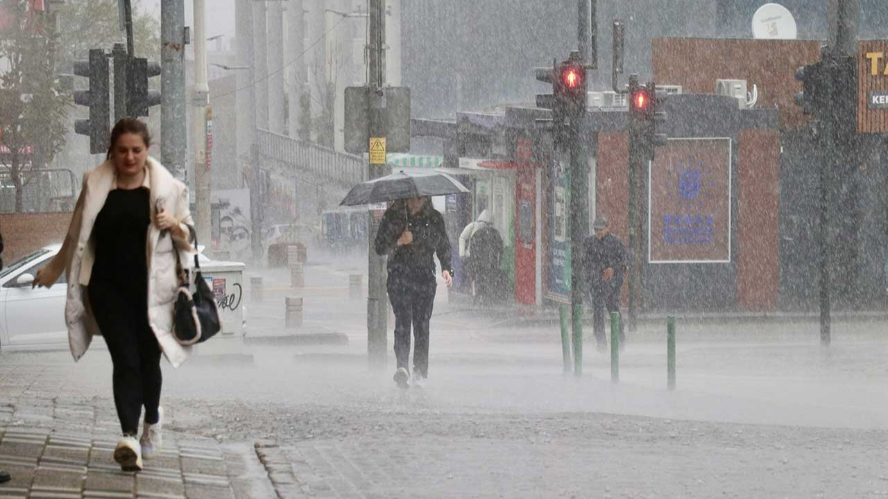 Harita sarıya boyandı, Meteoroloji 49 il için uyarı yaptı