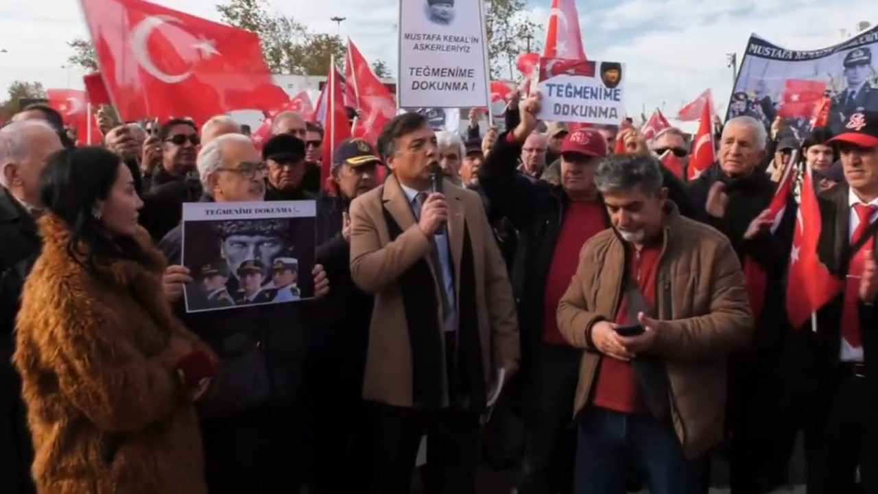 Emekli askerlerden teğmenlerin ihraç istemine tepki