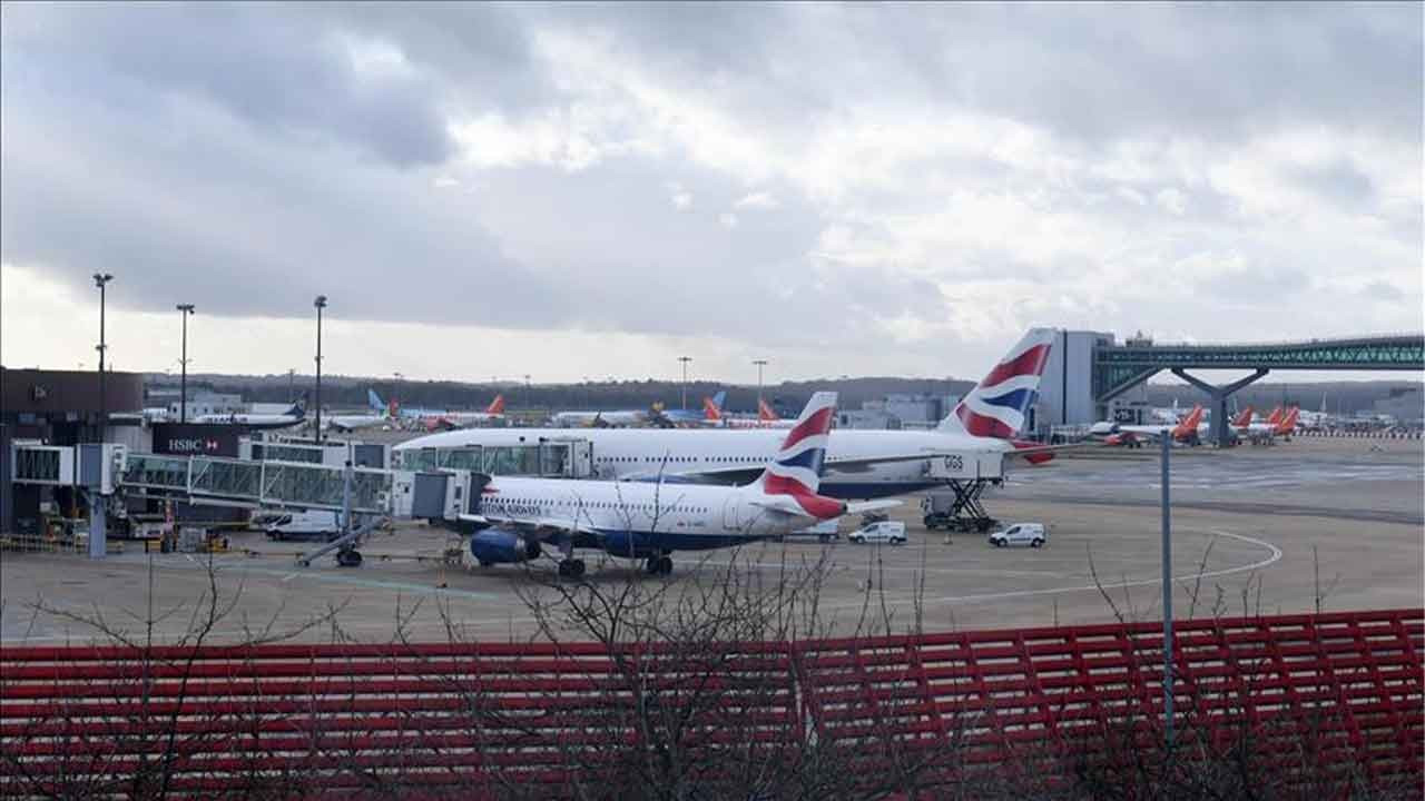 Gatwick Havalimanı'nda 'şüpheli madde': Terminal boşaltıldı