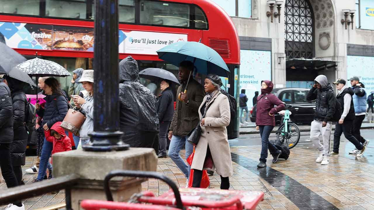 ABD'nin Londra Büyükelçiliği yakınlarında şüpheli paket: 'Kontrollü şeklide patlatıldı'