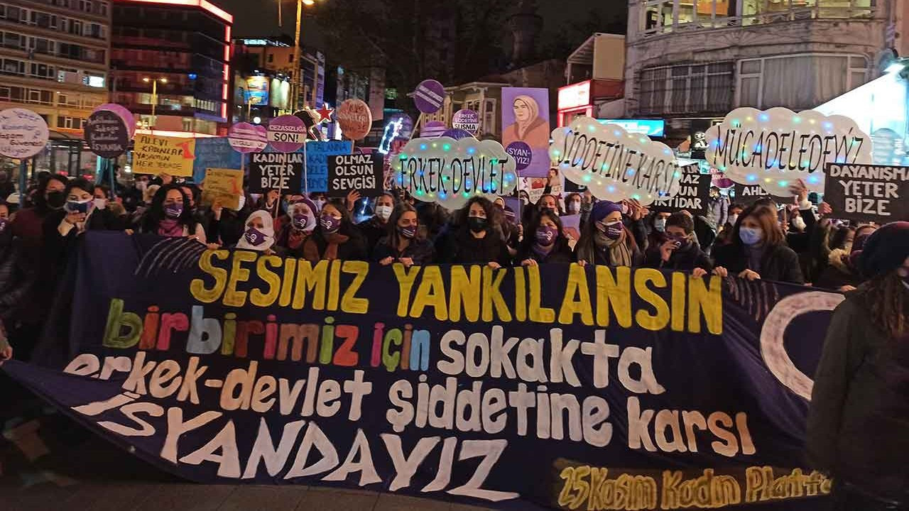 Kadınlar 25 Kasım'da sokağa çıkıyor: Şiddete, eşitsizliğe, savaşa hayır