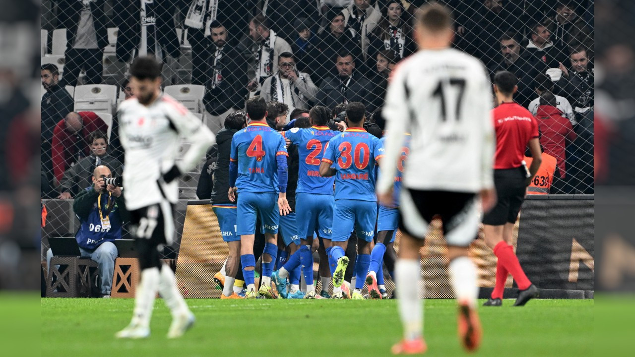 Dolmabahçe'de Göztepe'nin zaferi: 2-0'dan 4-2'ye