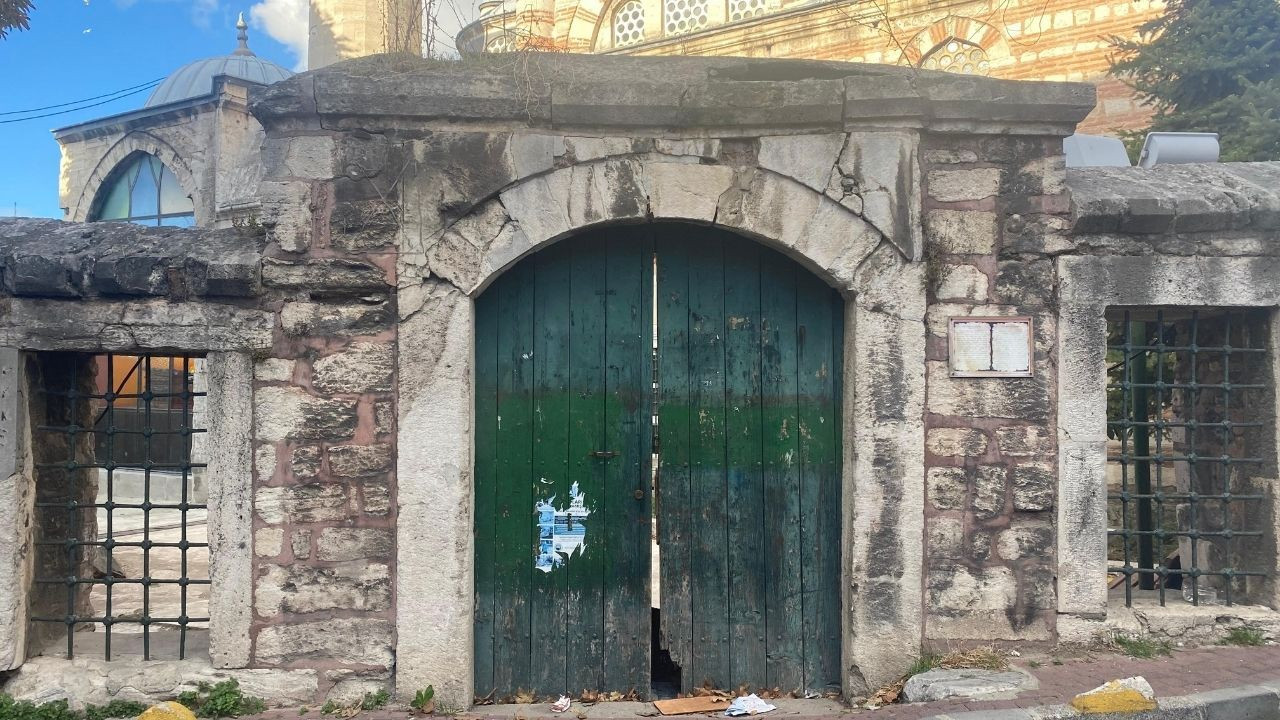 'Tarihi' restorasyon: 439 yıllık Mehmed Ağa Camii'ne plastik pencere takıldı - Sayfa 3