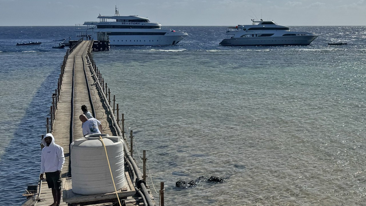 Kızıldeniz'de turist teknesi battı: 17 kişi kayıp  