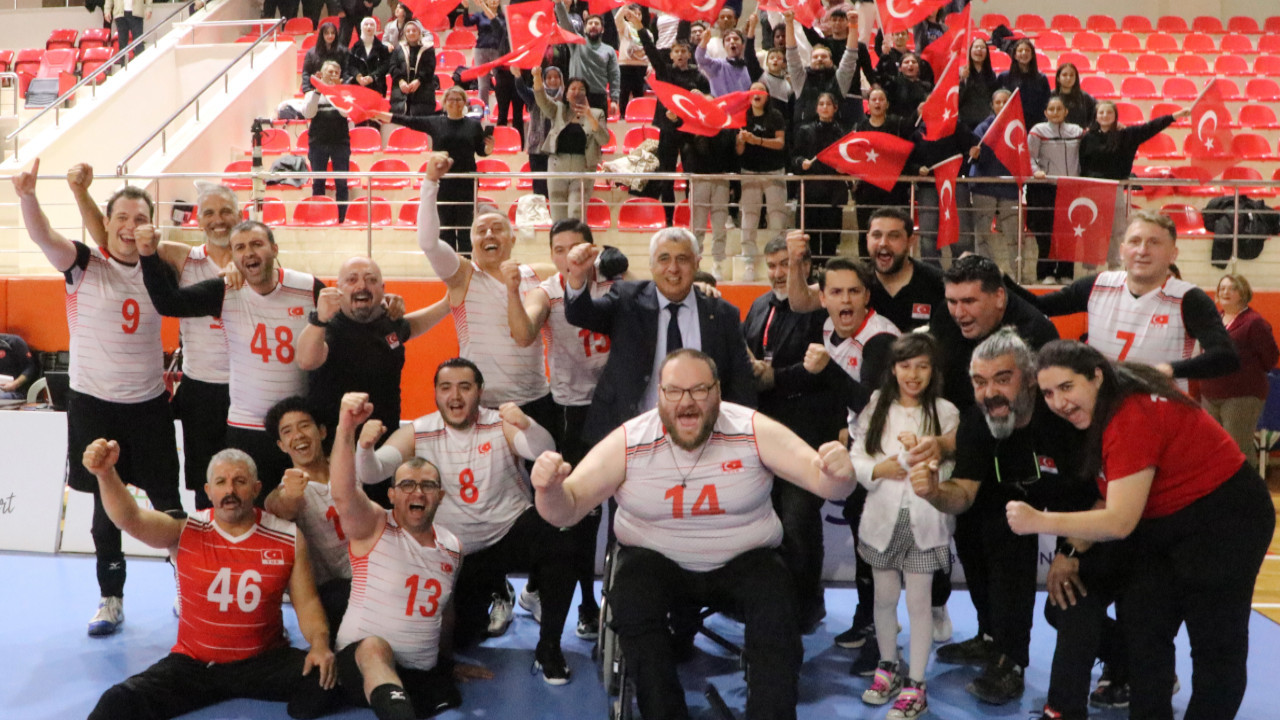 Oturarak Voleybol Erkek Milli Takımı yeniden şampiyon