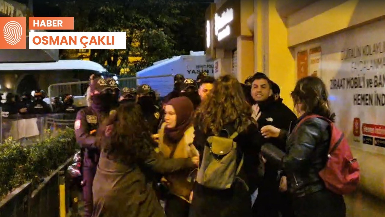 İstiklal Caddesi'nde yürümek isteyen kadınlara gözaltı