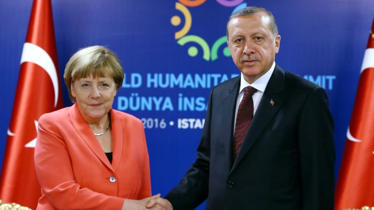 Merkel'in kitabında 'Erdoğan' anıları: 'AK Parti'ye yardım sağlamakla suçlandım'