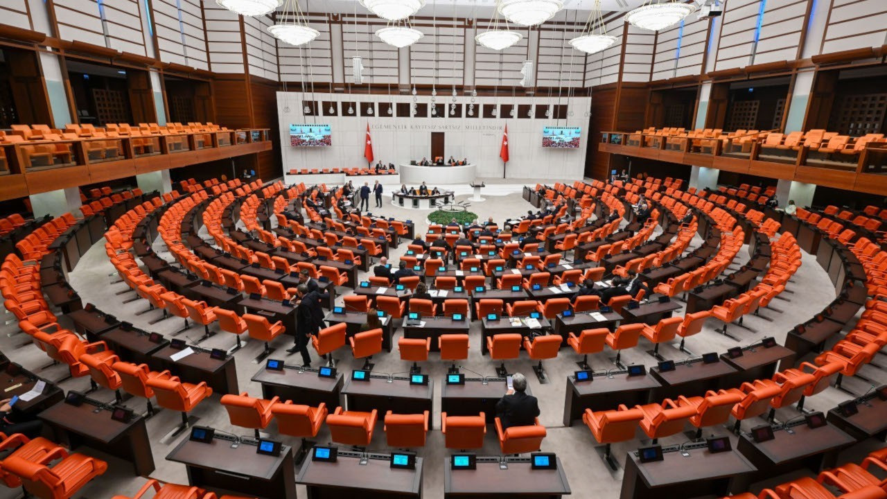 Meclis'te CHP ile AK Parti arasında kreş tartışması: Bu nasıl bir hastalıklı kafa