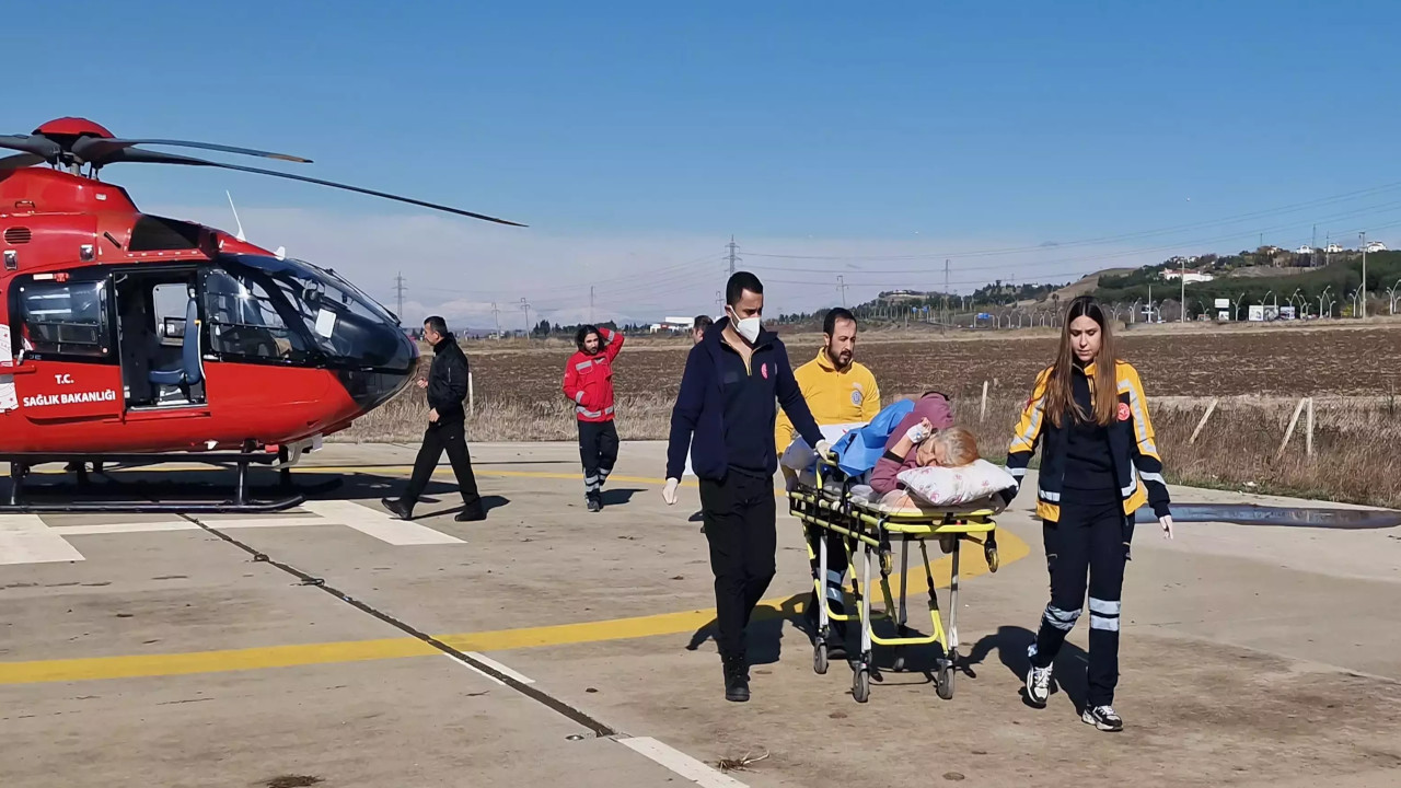 Kalçası kırılan kadın ambulans helikopterler hastaneye taşındı