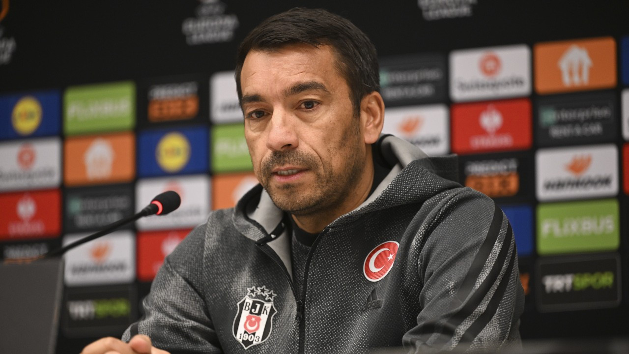 Van Bronckhorst: Bunları görmek üzücü oluyor