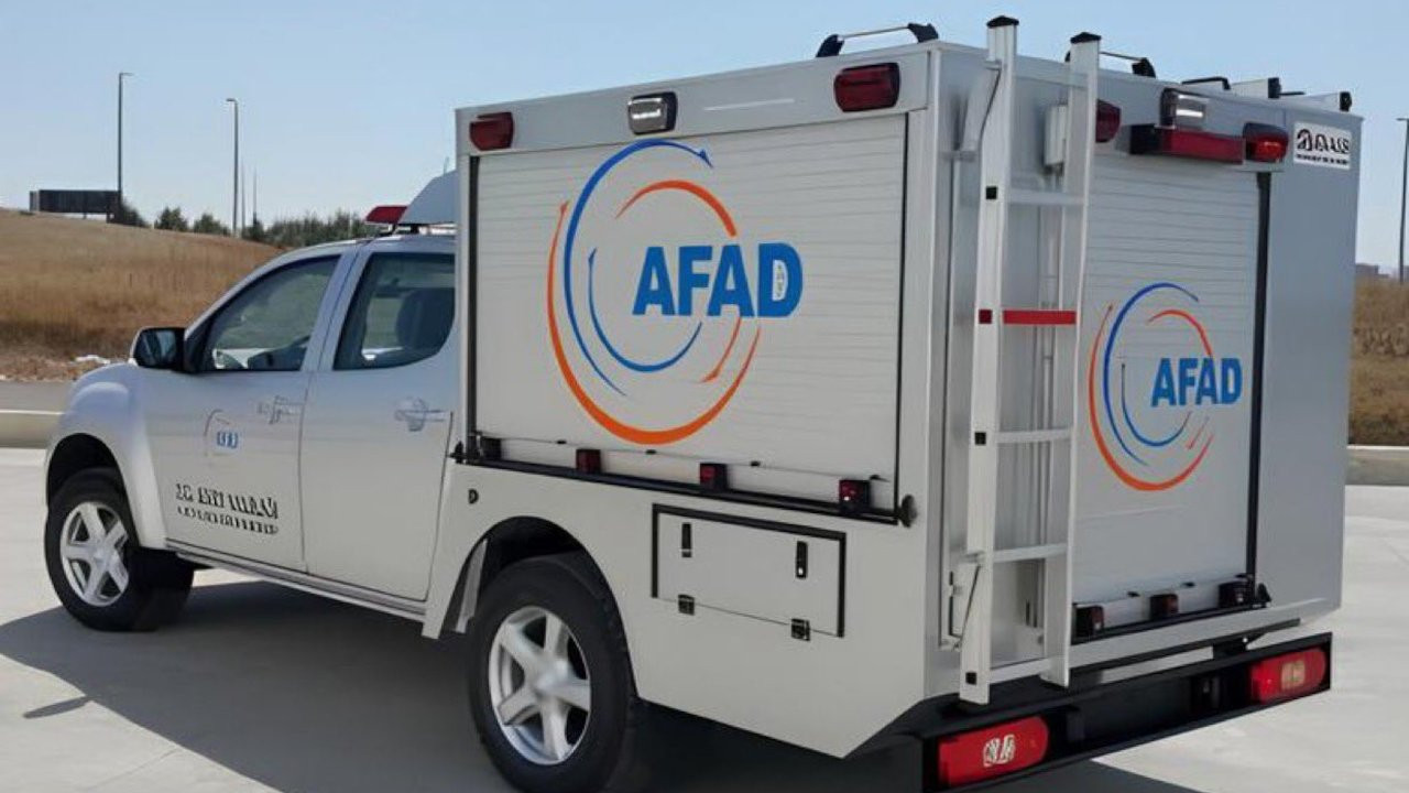 İddia: AFAD aracında 12 kilo altın, 188 cep telefonu yakalandı