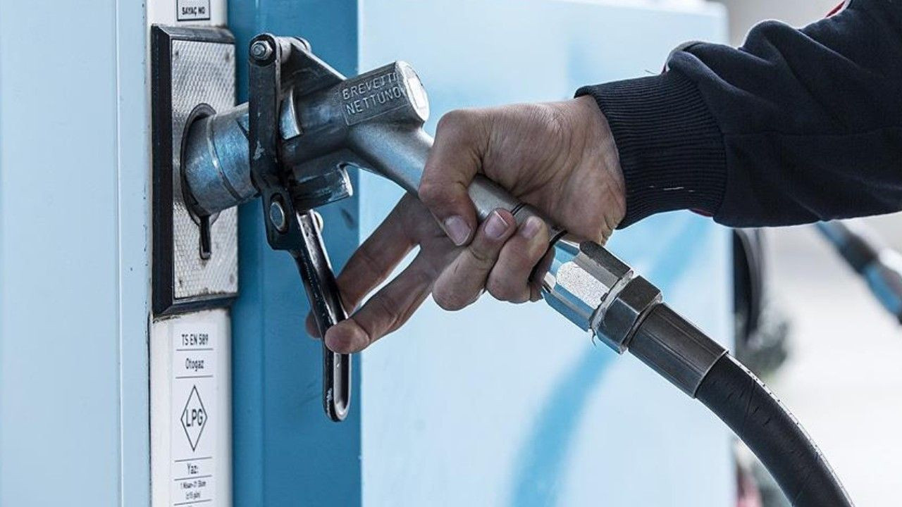 Akaryakıtta cuma tabelası: Benzin, LPG ve motorin fiyatları belli oldu - Sayfa 1