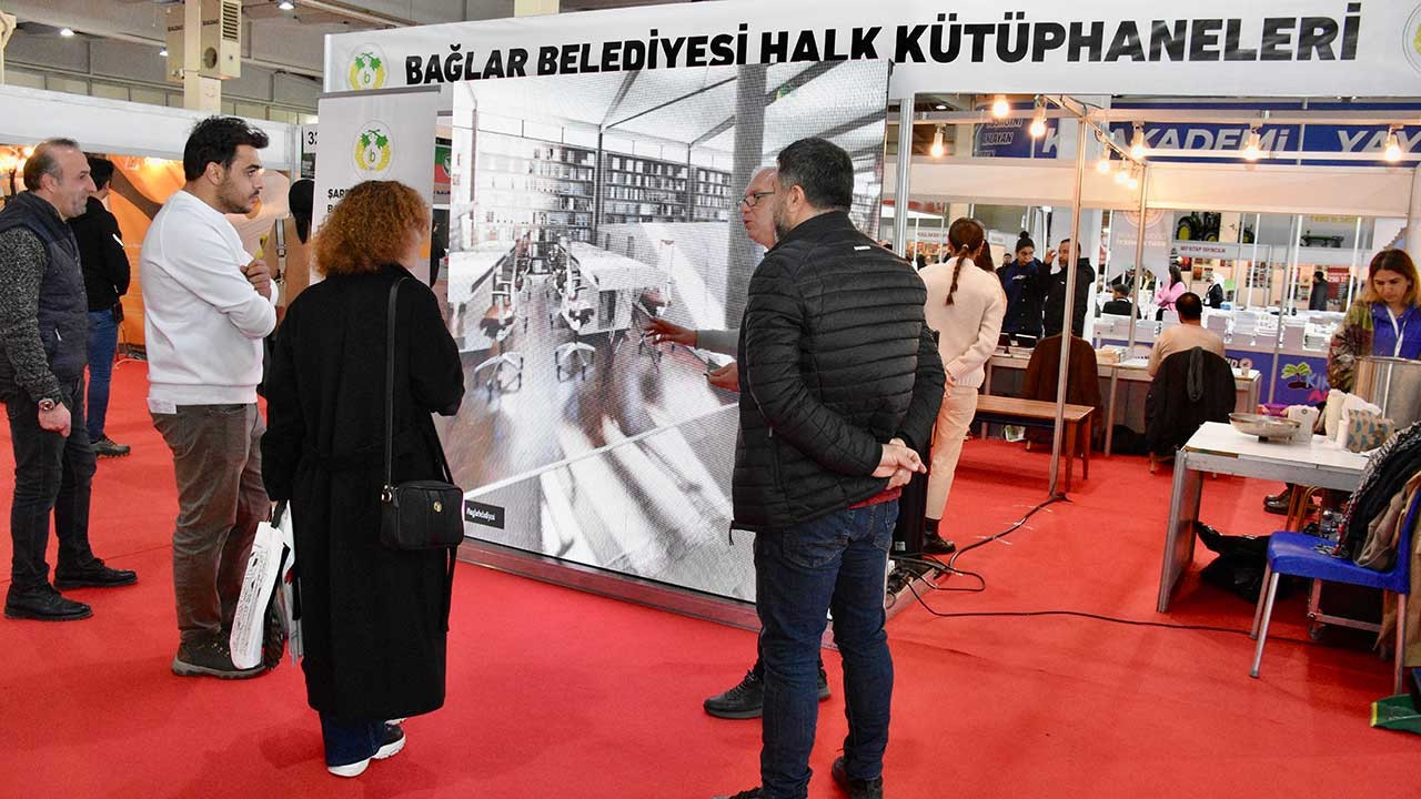 Bağlar’ın en büyük kütüphanesi için kampanya: Bir kitap da sen bağışla