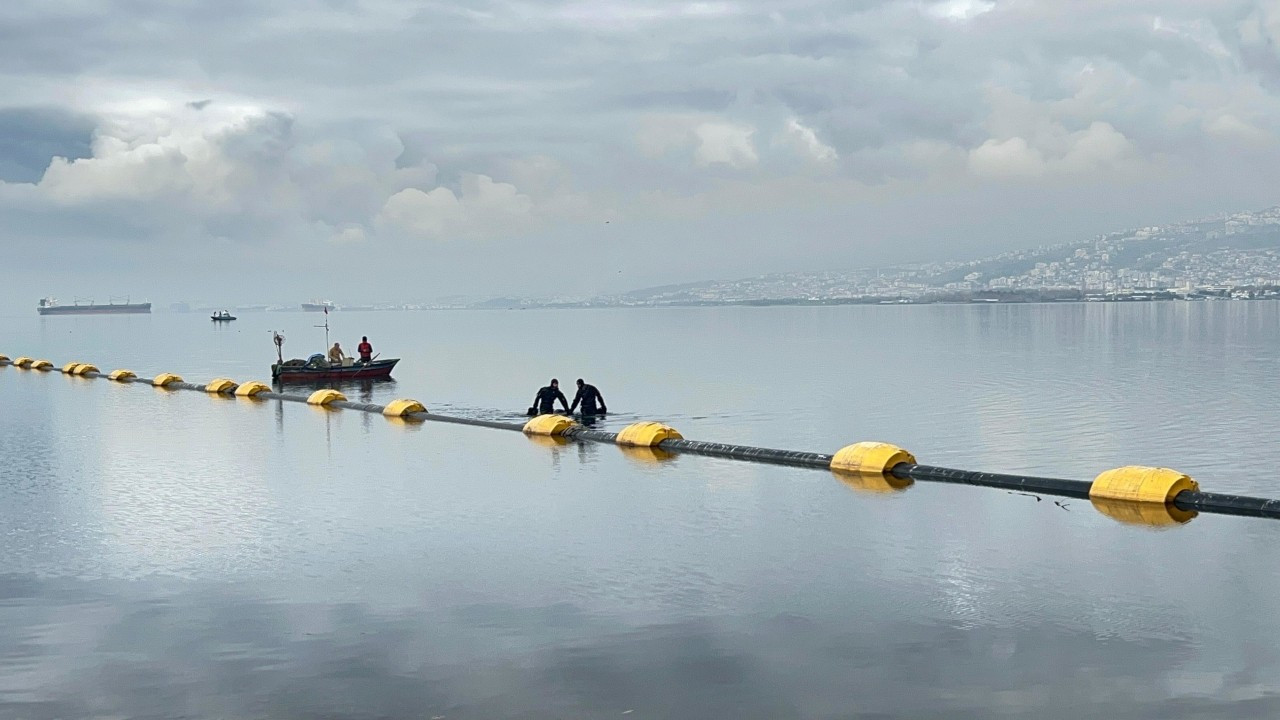 Balıkçıların ağına elleri ve ayakları bağlı erkek cesedi takıldı