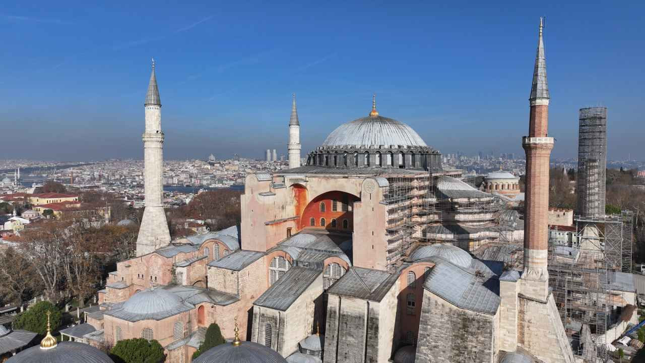 Ayasofya'da restorasyon başlıyor: Kubbesi sökülecek - Sayfa 1