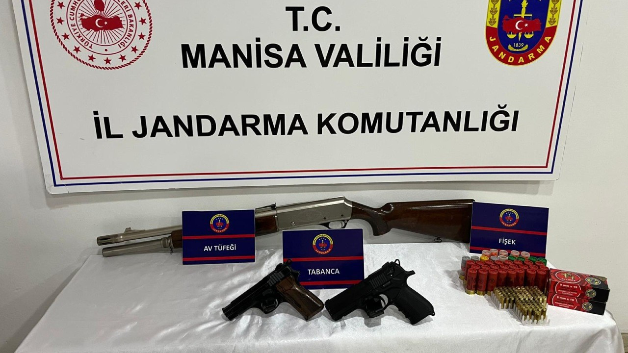 Manisa'da silah kaçakçılarına operasyon düzenlendi