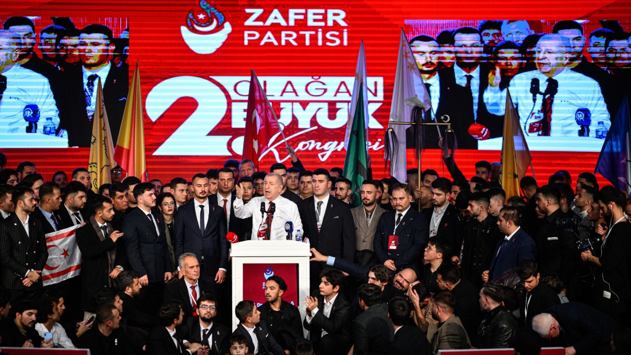 Zafer Partisi 2. Olağan Kongresi: Özdağ yeniden genel başkan seçildi