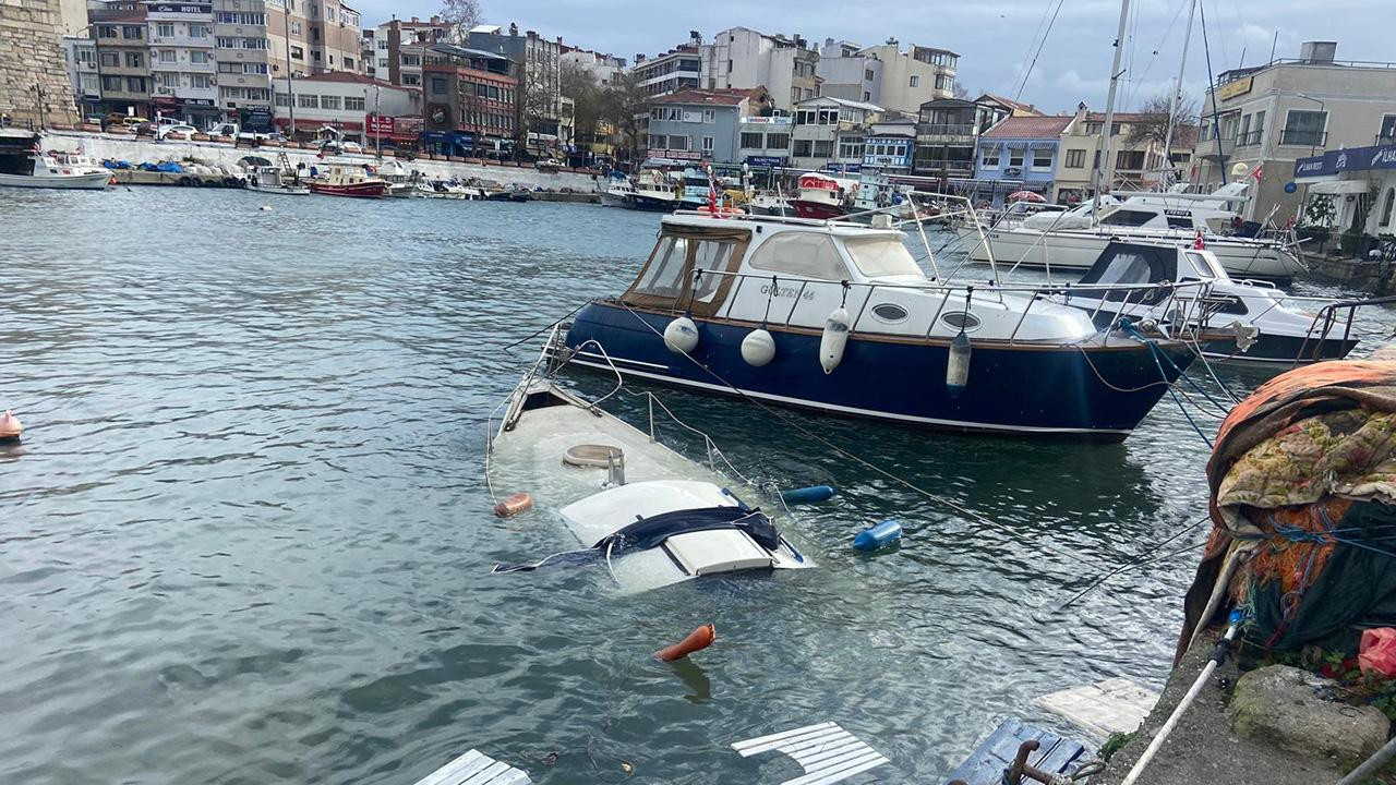 Çanakkale'de kuvvetli yağış: 8 metrelik tekne battı