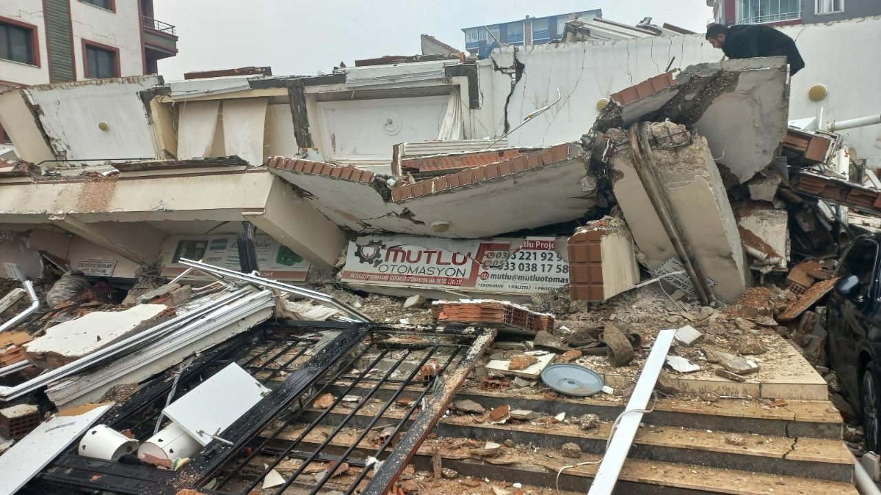 Deprem davasında 7 günlük tutukluluğa tepki: Tek doktorlu rapor olmaz