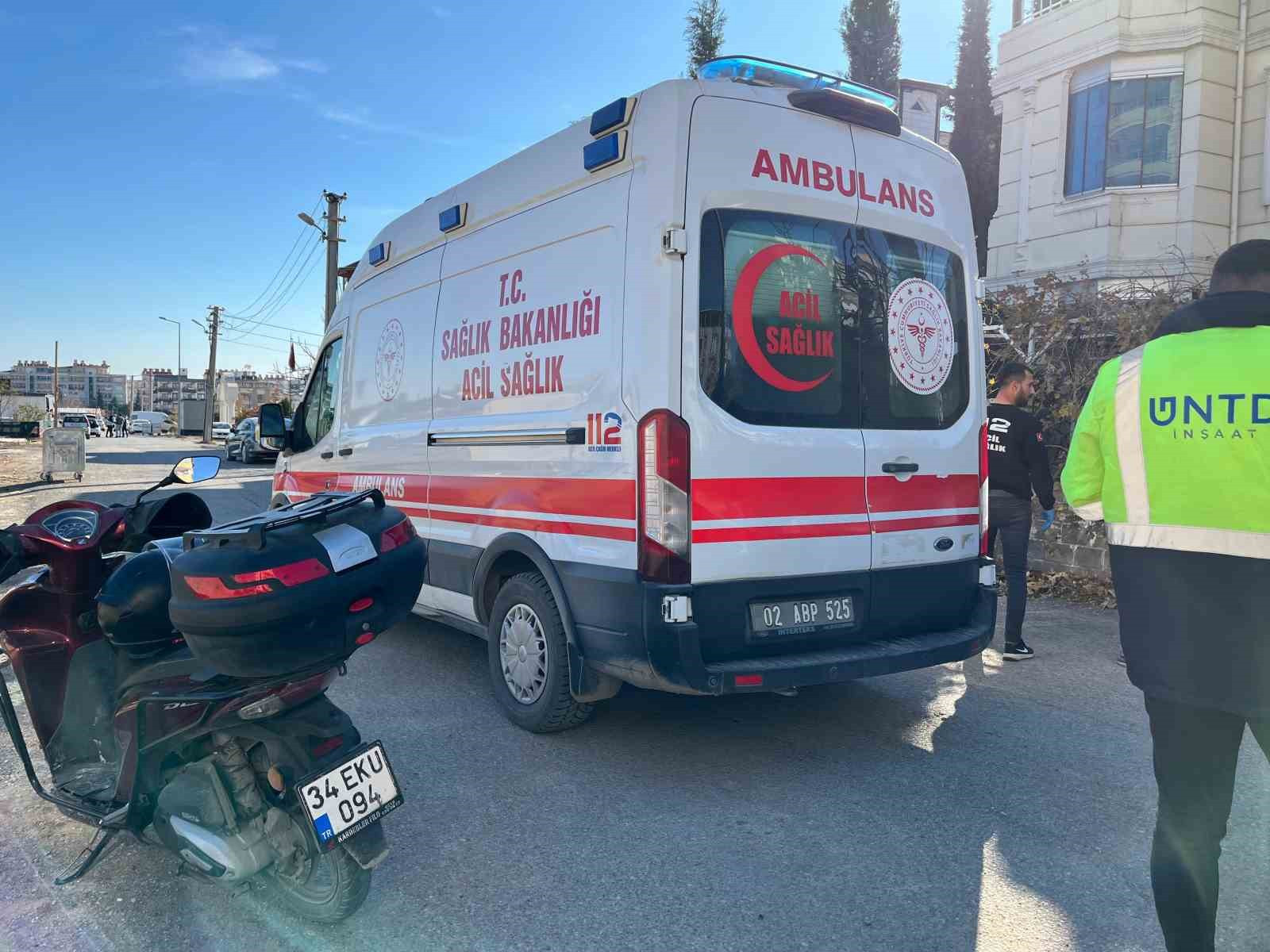 Adıyaman'da motosiklet kamyonetle çarpıştı: 1 yaralı