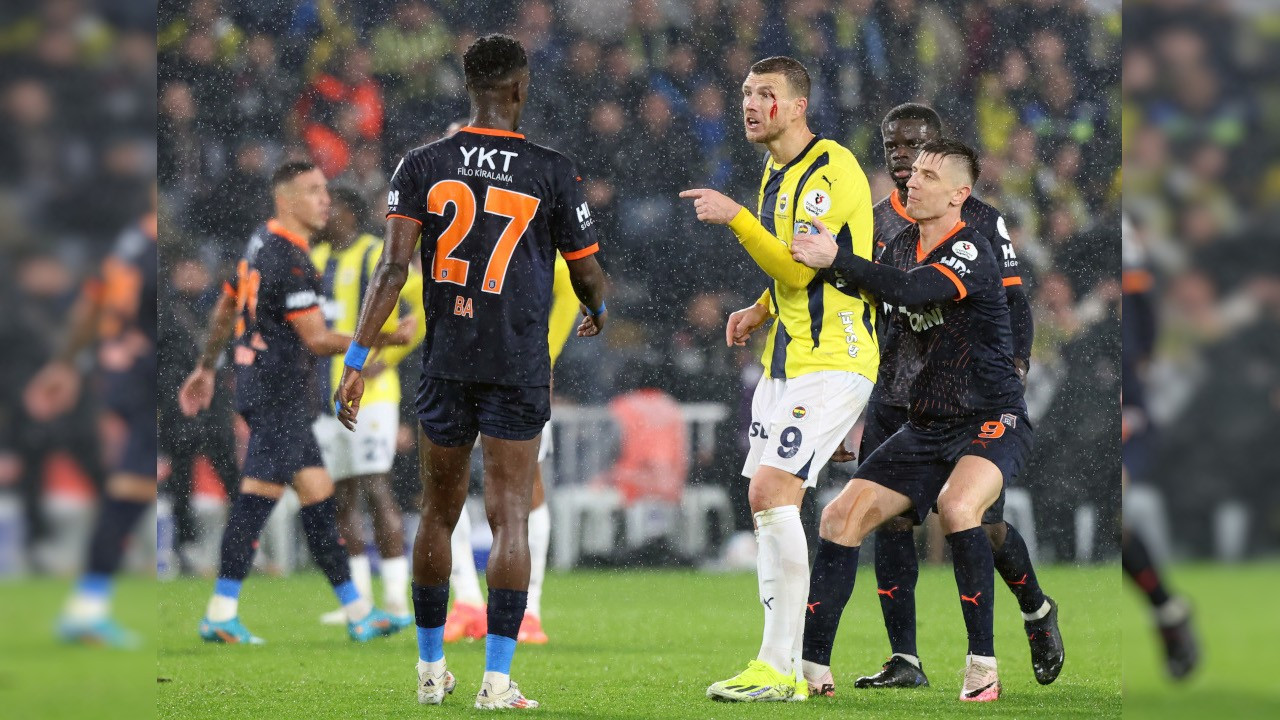 Fenerbahçe Kadıköy'deki olaylı maçı 3 golle kazandı