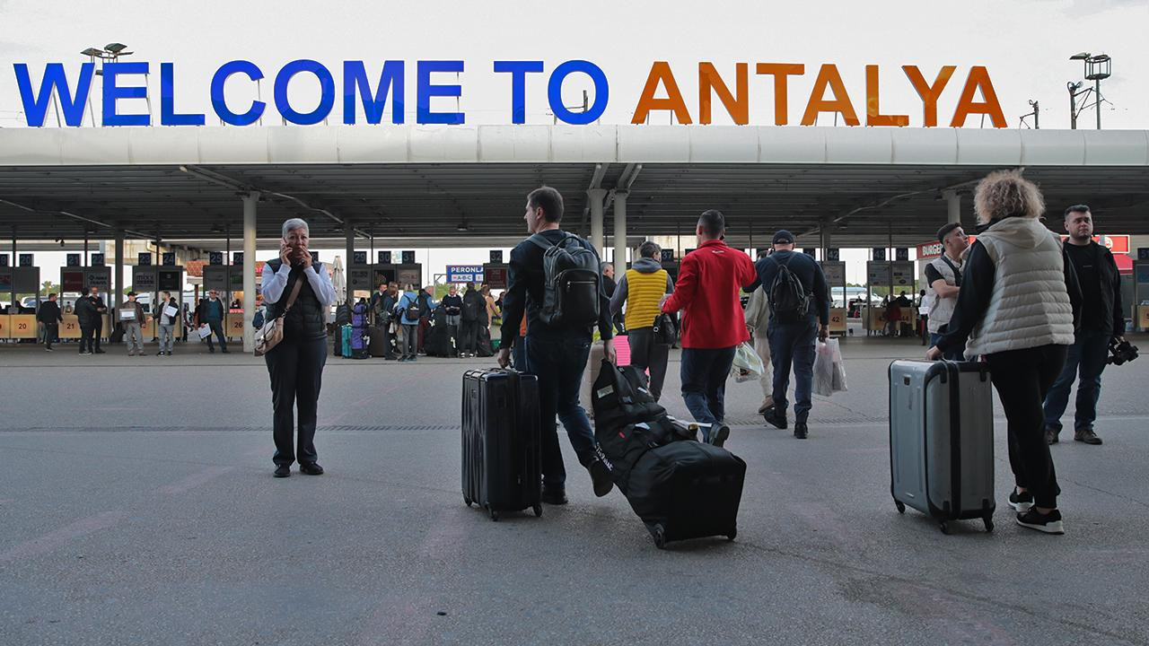 Antalya nüfusunun 7 katını ağırladı