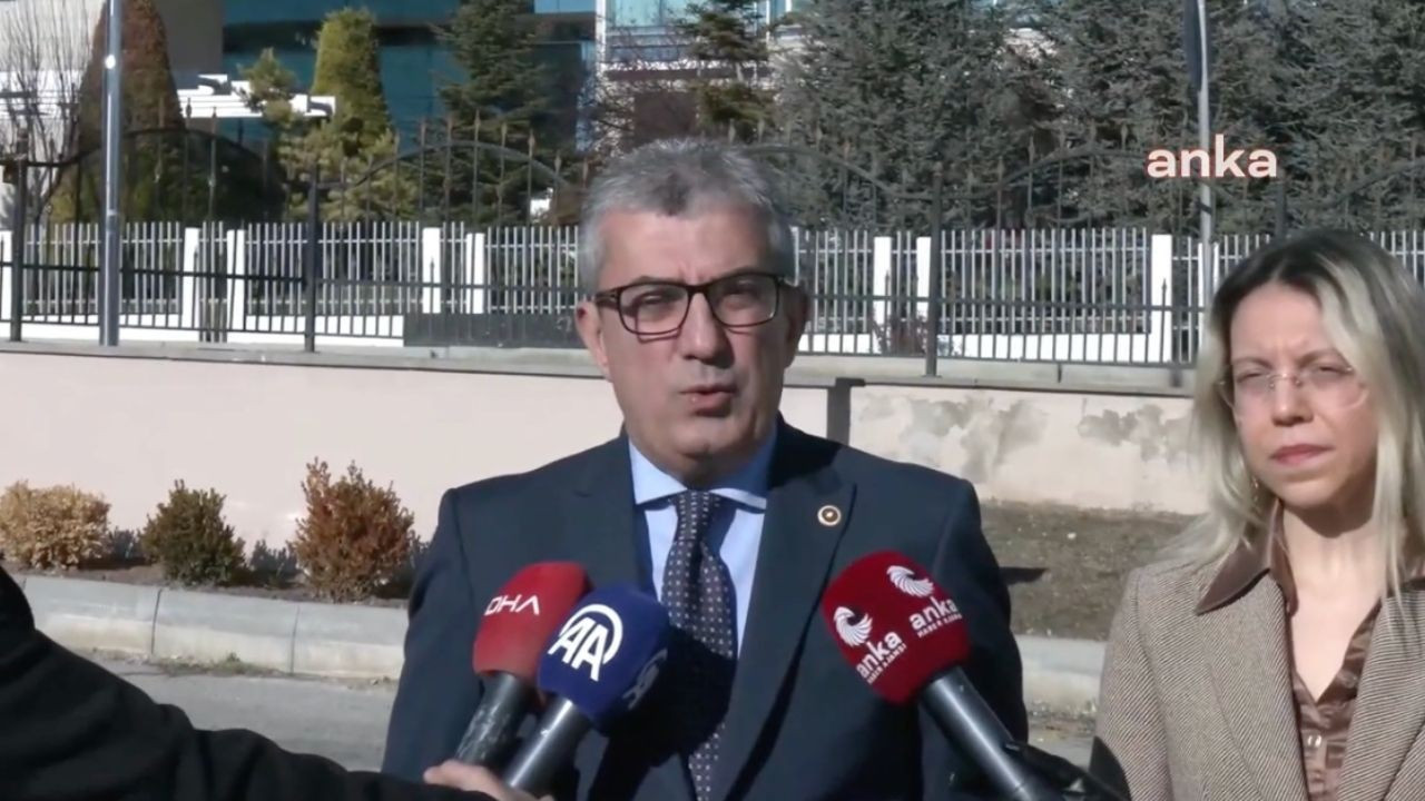 CHP, e-ticarette 'lisans ücretinin' iptali istemiyle AYM'ye başvurdu