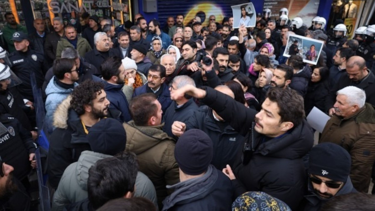 Gazetecilerin öldürülmesi Van'da protesto edildi: Çok sayıda gözaltı