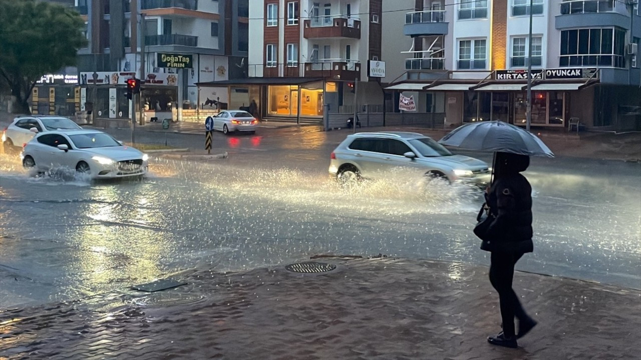 Antalya'da taşımalı eğitime 1 gün ara verildi