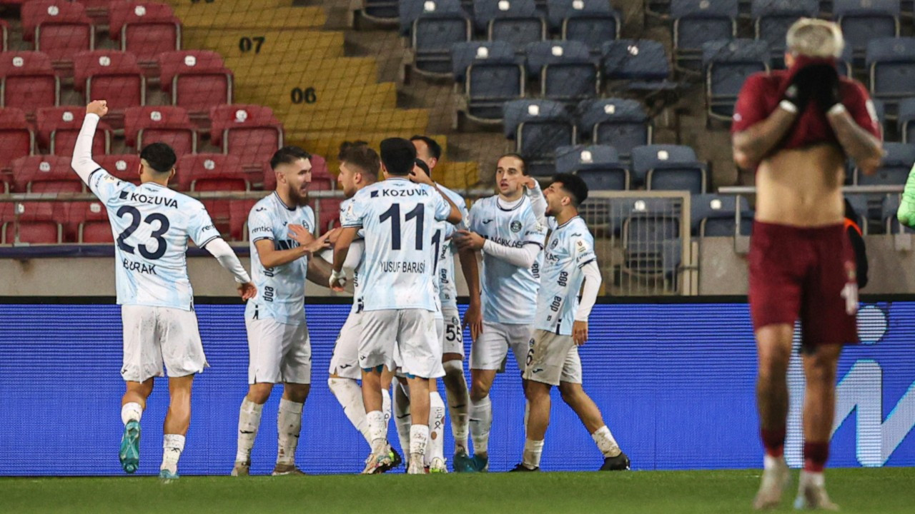 Lig sonuncusu Adana Demirspor 2. galibiyetini deplasmanda aldı: 3-1