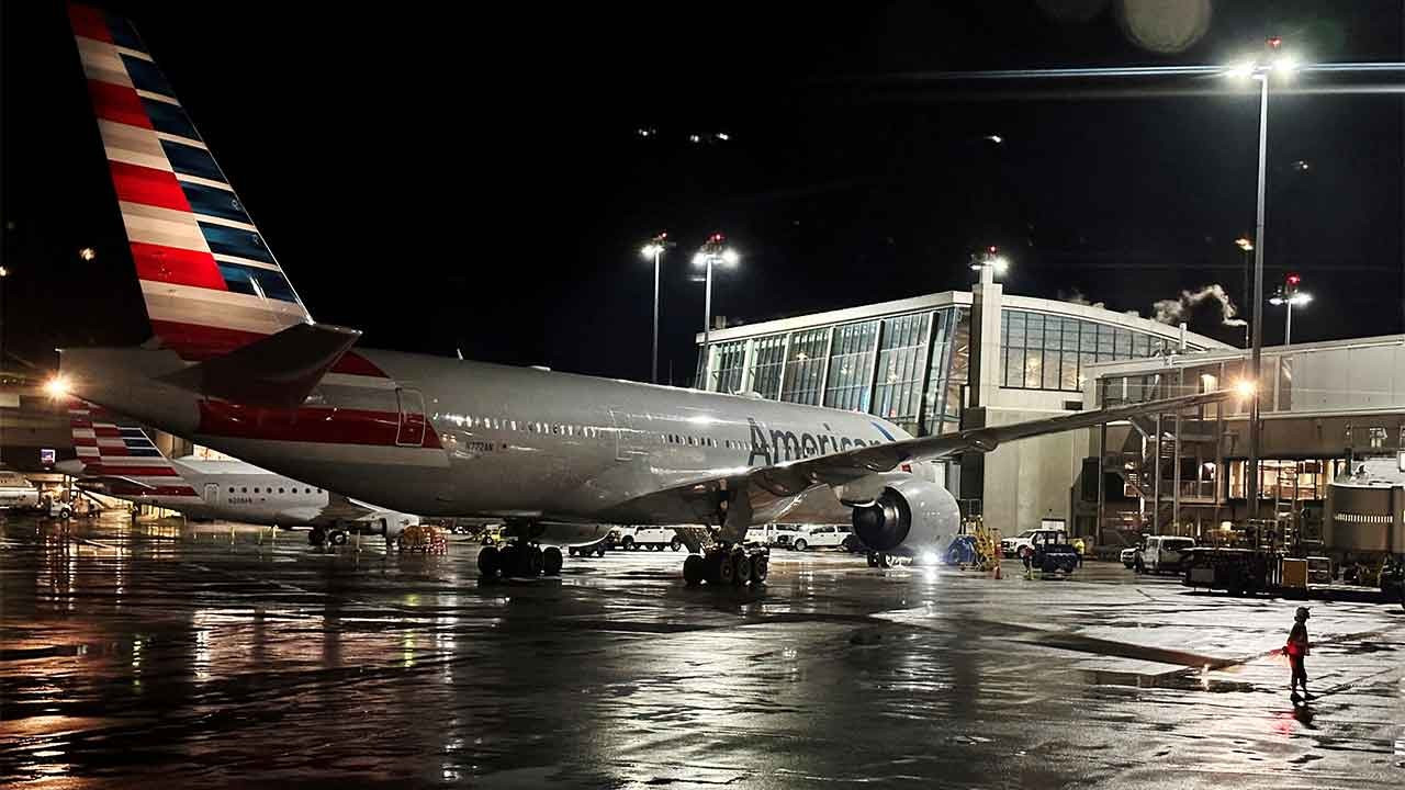 American Airlines'ta teknik sorun: Uçuşlar yeniden başladı