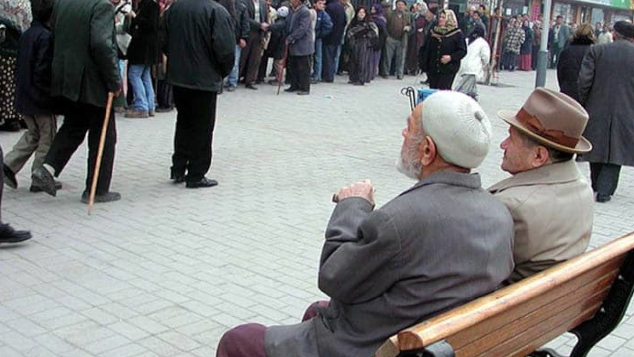 Emekli zammı için hükümet kulislerinde konuşulan rakam ortaya çıktı