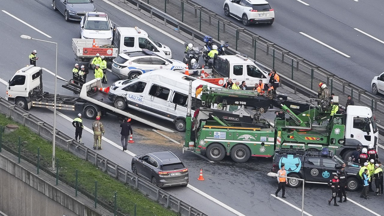 İstanbul'da trafik kazası: 7'si öğrenci 10 kişi yaralandı